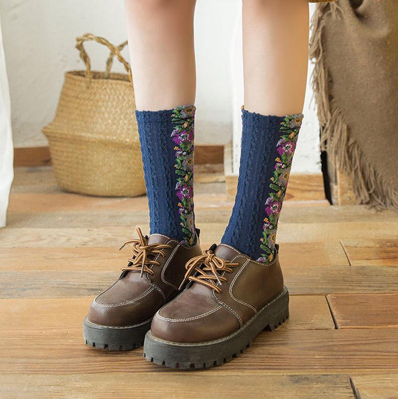 Meias Florais Bordadas a Mão Vintage Kit Com 5 Pares