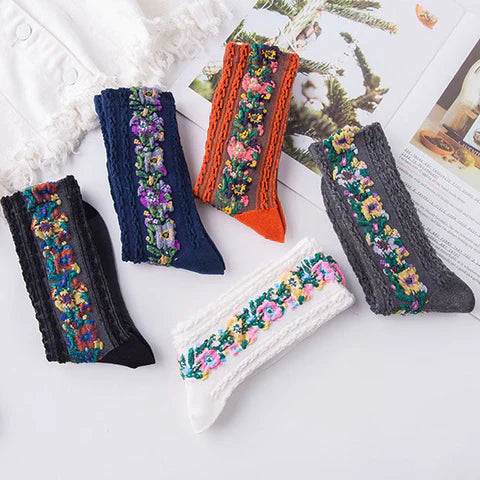 Meias Florais Bordadas a Mão Vintage Kit Com 5 Pares