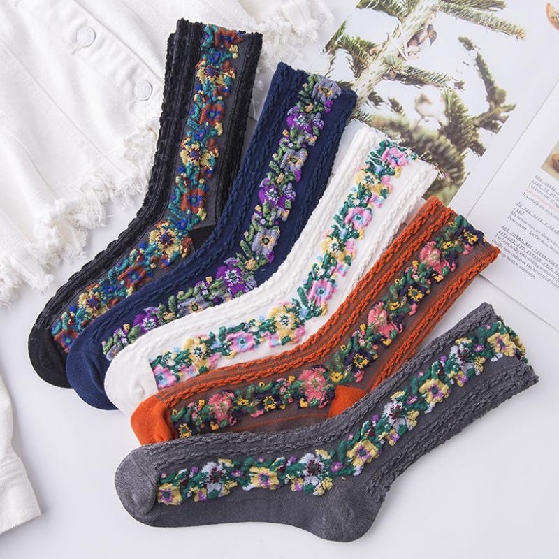 Meias Florais Bordadas a Mão Vintage Kit Com 5 Pares