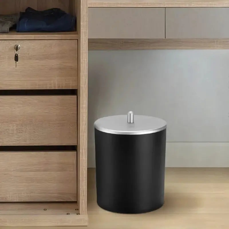 Lixeira moderna e compacta
